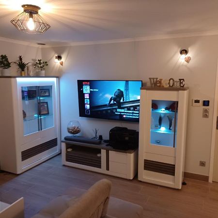 Chambre Privee/Climatisee+Tv /Petit Dejeuner Inclu/Tout Confort เนอแวร์ ภายนอก รูปภาพ