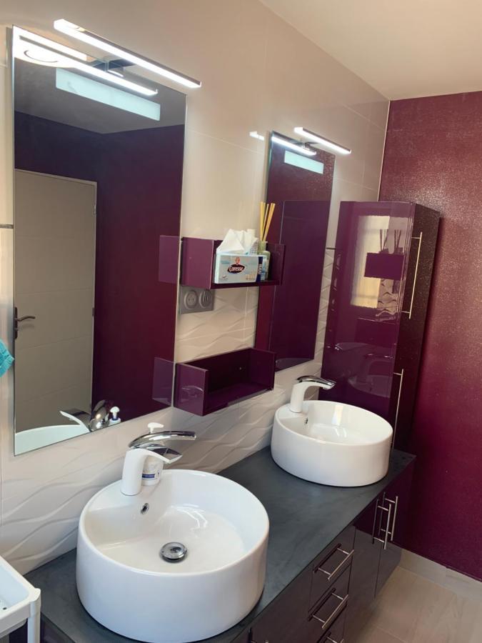 Chambre Privee/Climatisee+Tv /Petit Dejeuner Inclu/Tout Confort เนอแวร์ ภายนอก รูปภาพ