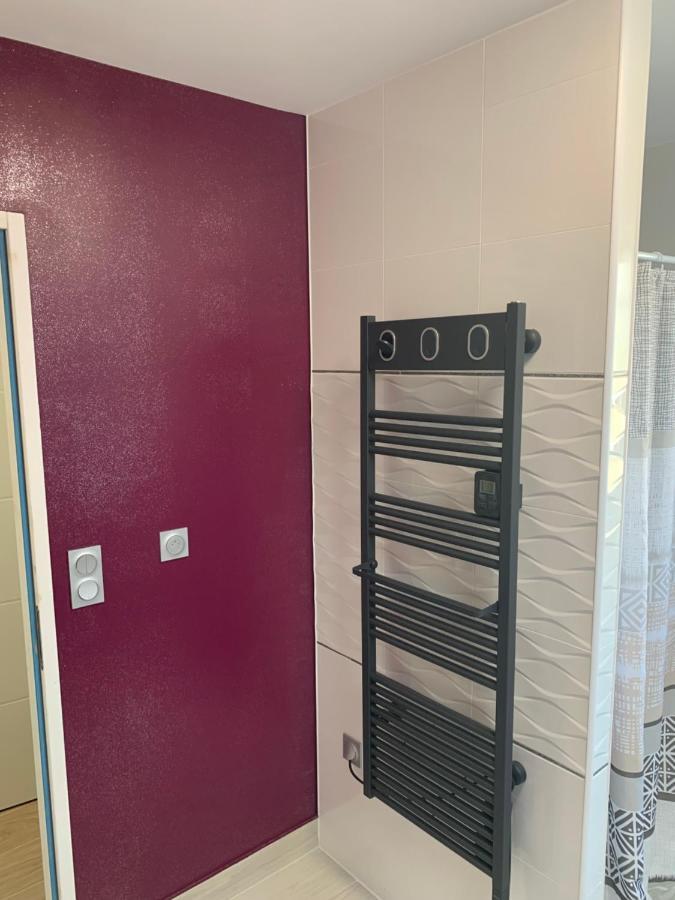 Chambre Privee/Climatisee+Tv /Petit Dejeuner Inclu/Tout Confort เนอแวร์ ภายนอก รูปภาพ