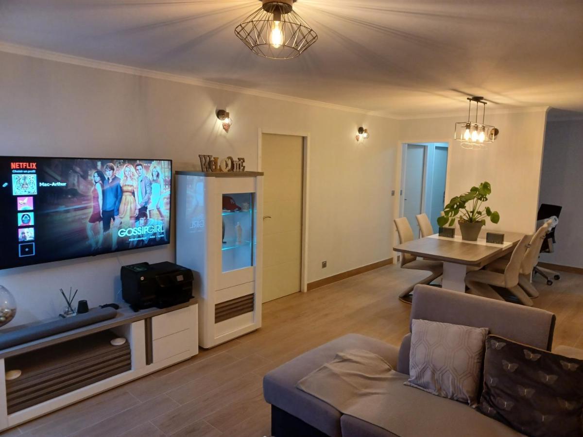 Chambre Privee/Climatisee+Tv /Petit Dejeuner Inclu/Tout Confort เนอแวร์ ภายนอก รูปภาพ